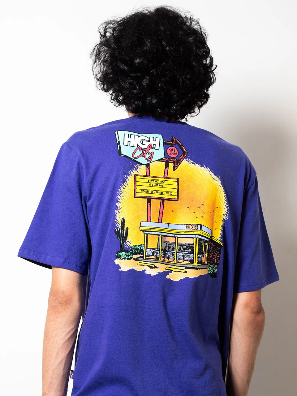 Imagem de: Camiseta High Company Tee Cafeteria Purple