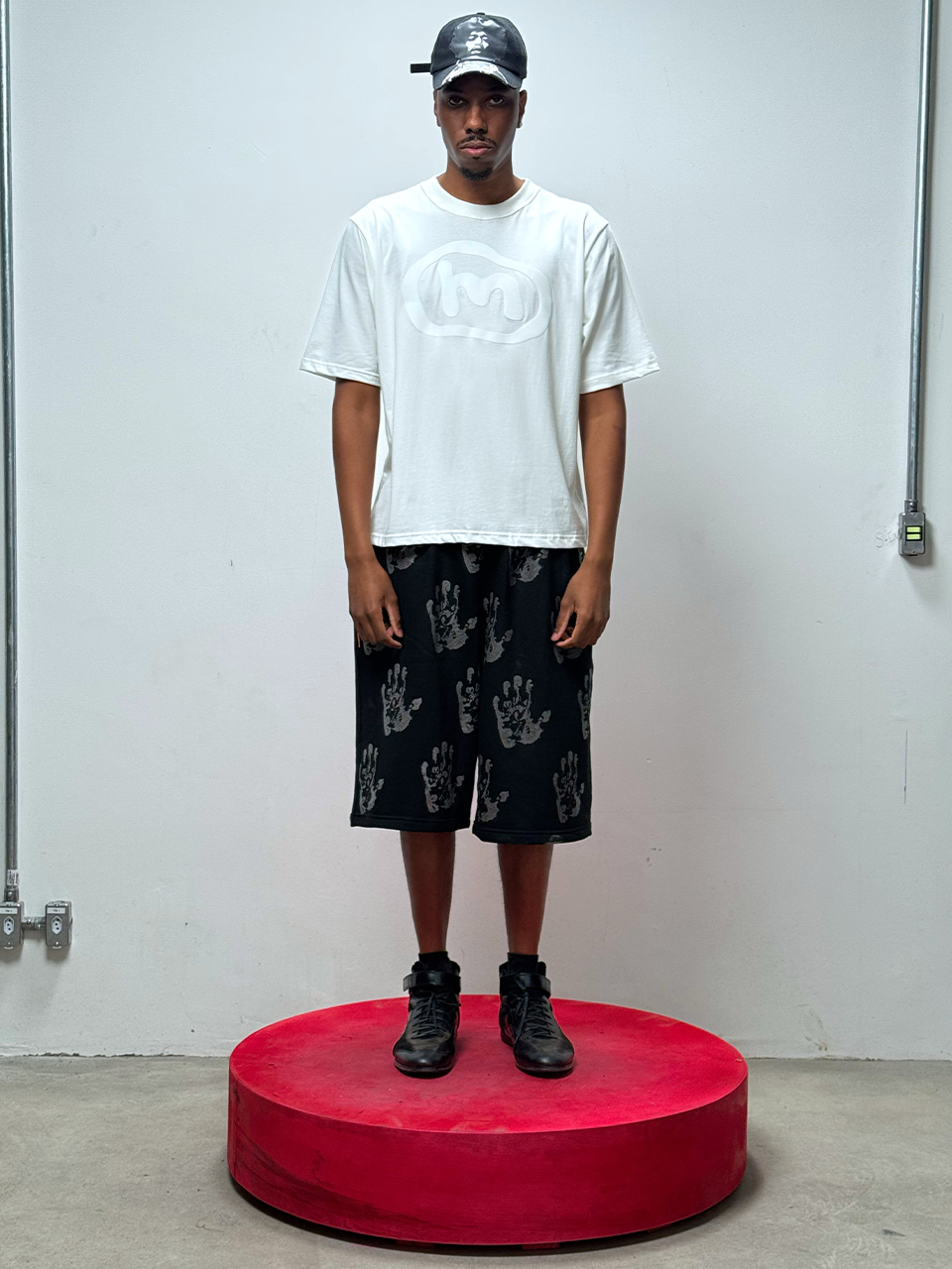 Imagem de: Camiseta Mad Enlatados M Relevo Off White