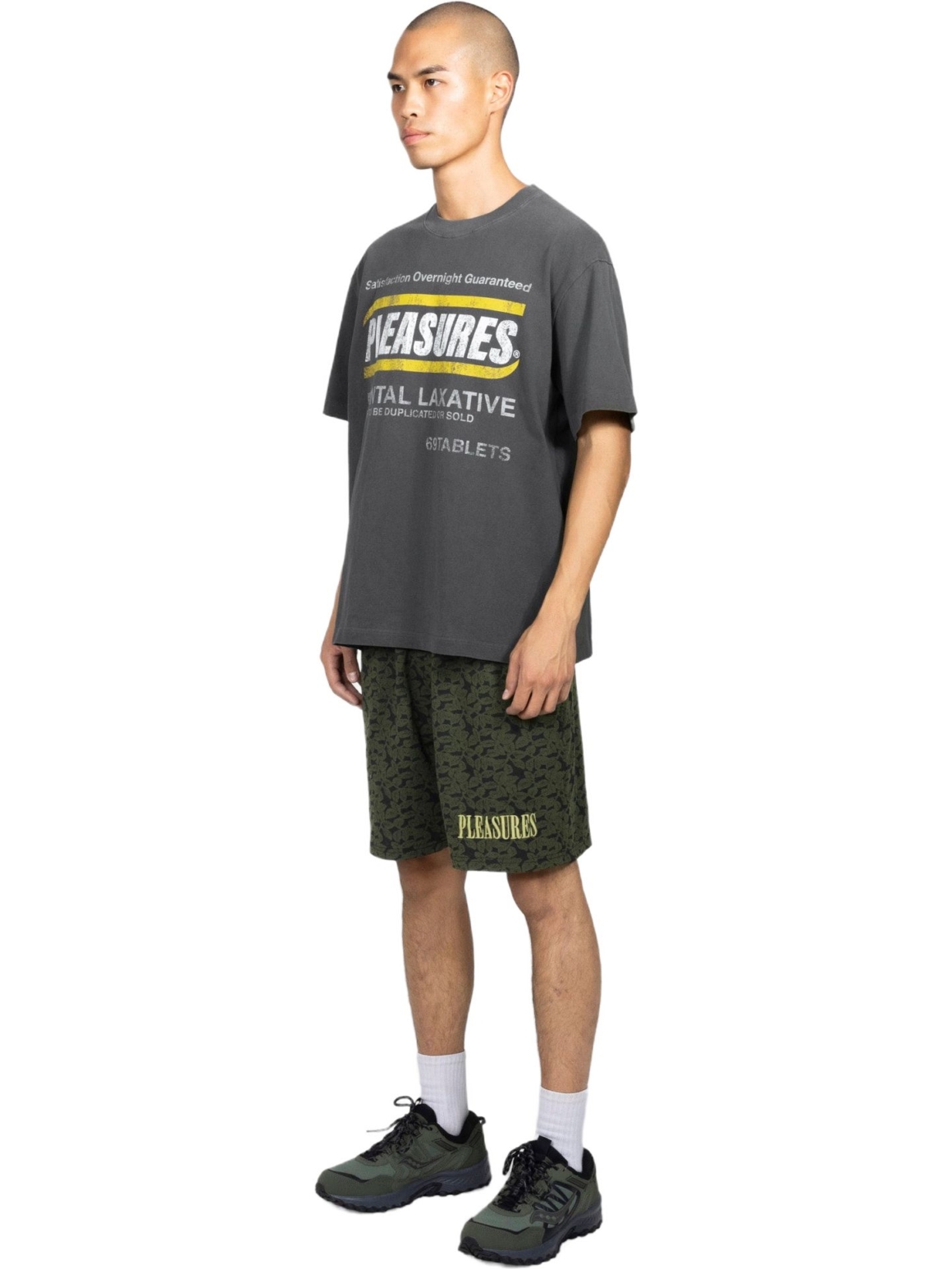 Imagem de: Camiseta PLEASURES Relief Heavyweight Preta