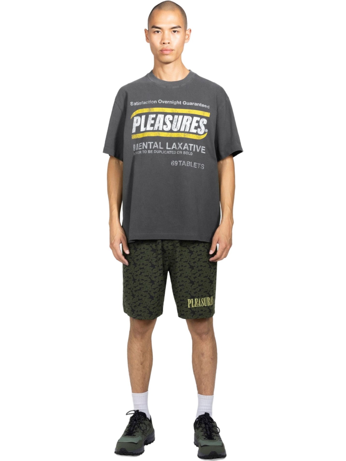 Imagem de: Camiseta PLEASURES Relief Heavyweight Preta