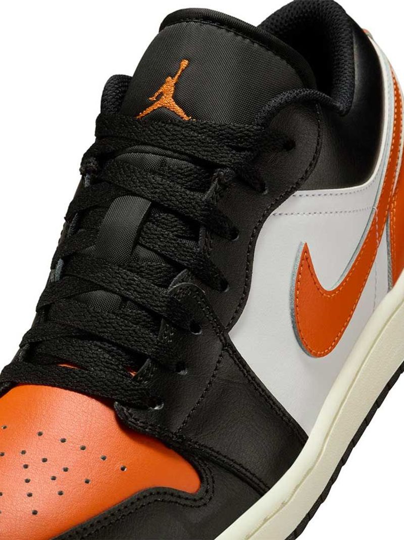 Imagem de: Tênis Air Jordan 1 Low Preto e Laranja