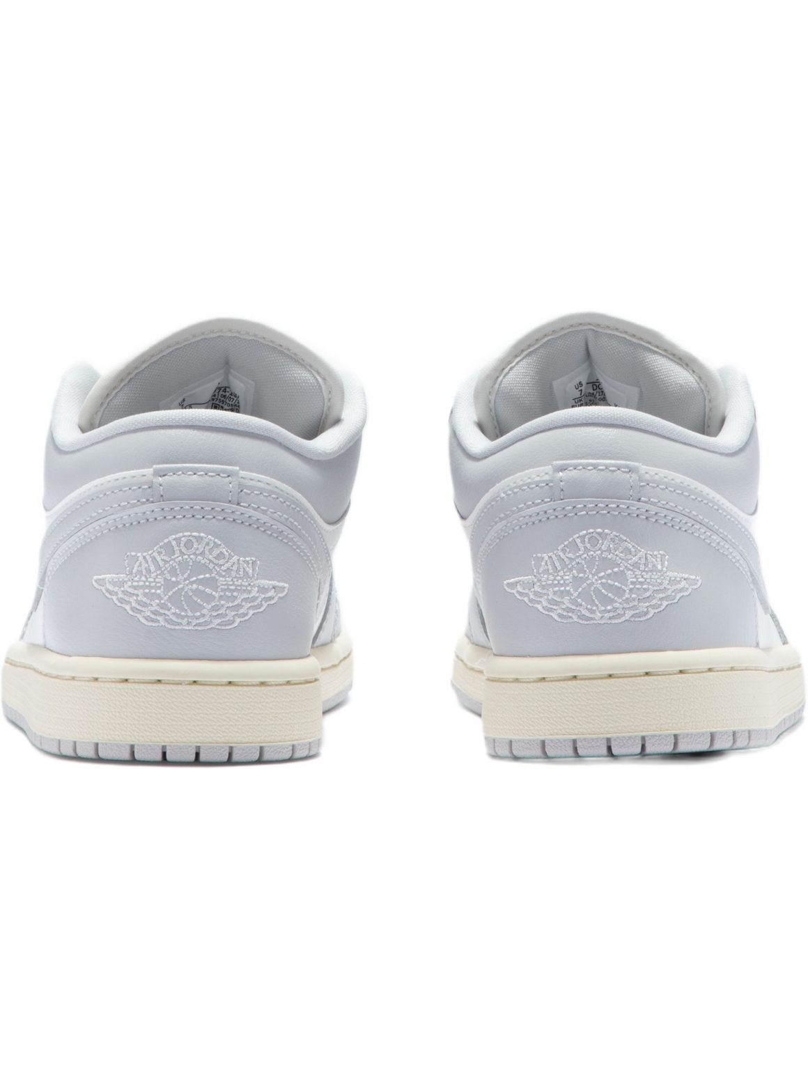 Imagem de: Tênis Air Jordan 1 Low Sail Coconut Milk