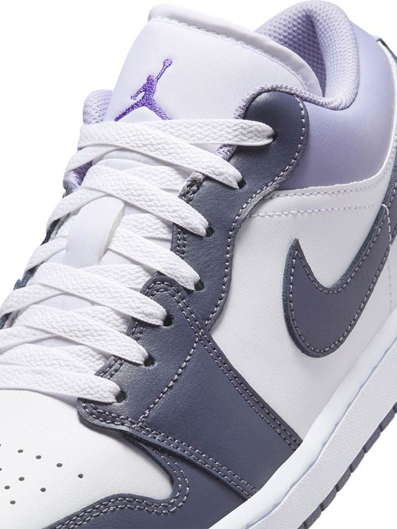 Imagem de: Tênis Jordan Air Jordan 1 Low Branco e Roxo