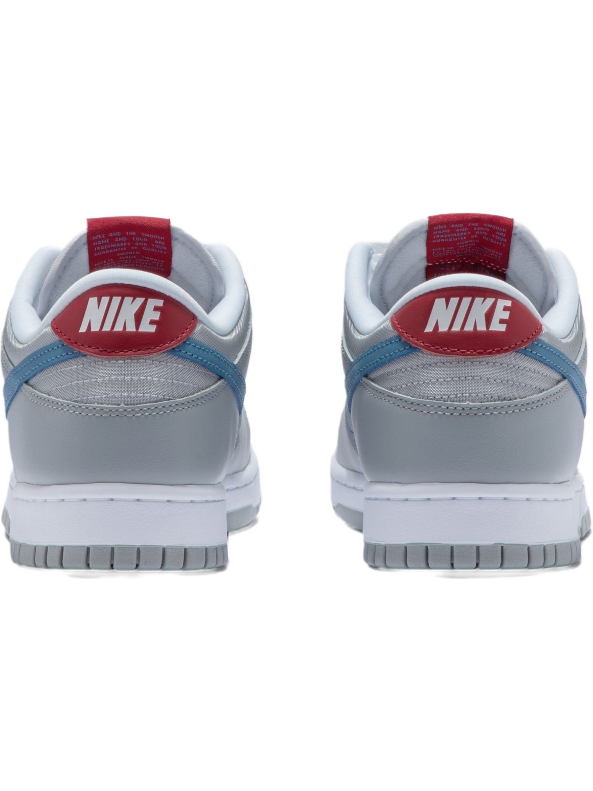 Imagem de: Tênis Nike Dunk Low QS Prata Metálico