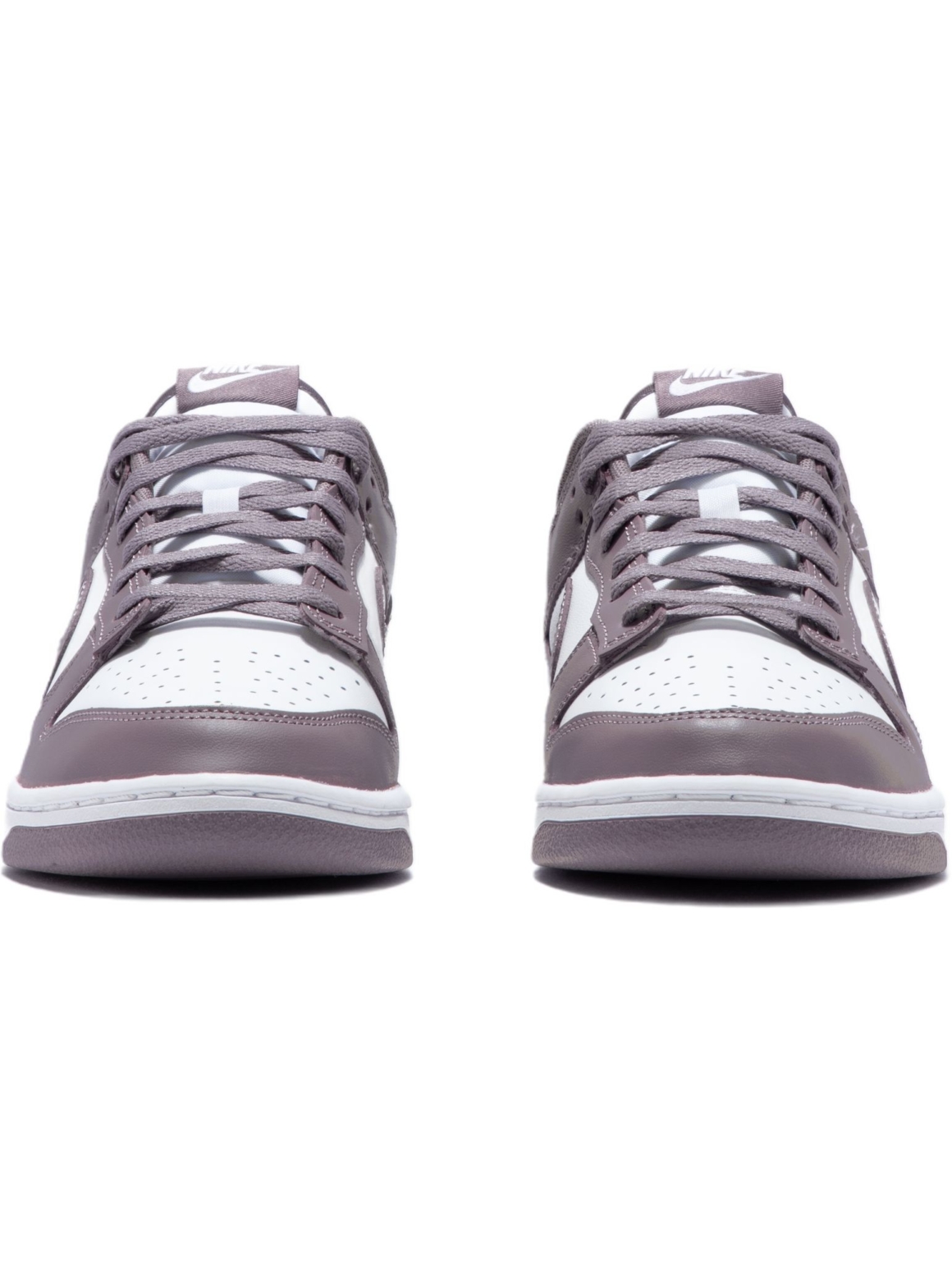 Imagem de: Tênis Nike Dunk Low Retro Branco e Cinza Taupe