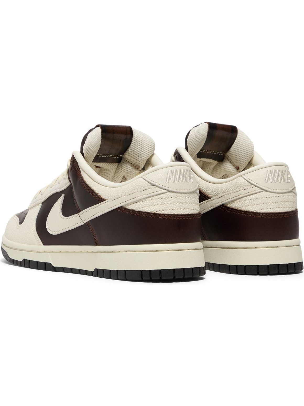 Imagem de: Tênis Nike Dunk Low Retro Marrom