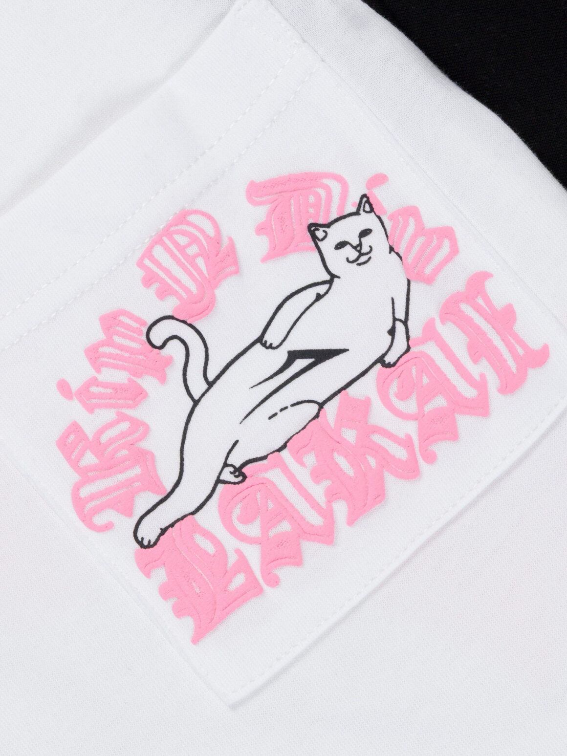 Imagem de: Camiseta Raglan Lakai e Ripndip Bolso Branca e Preta