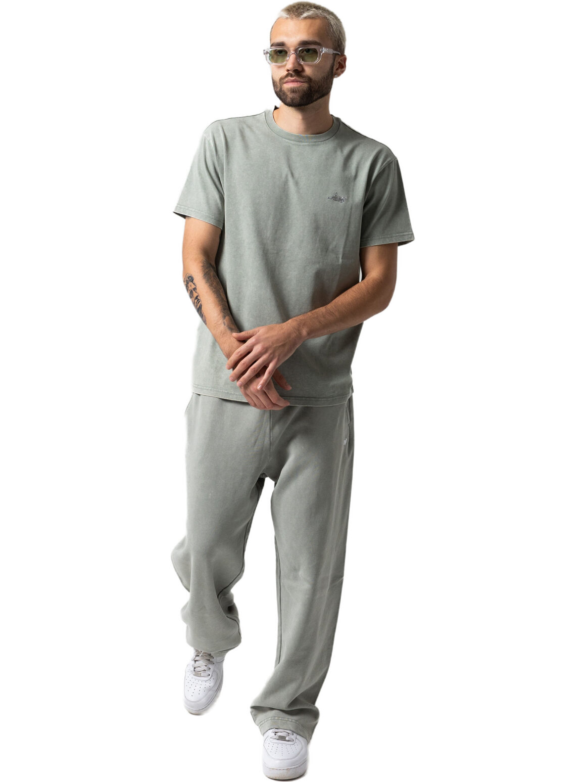 Imagem de: Camiseta RIPNDIP Castanza Verde Sálvia Estonado