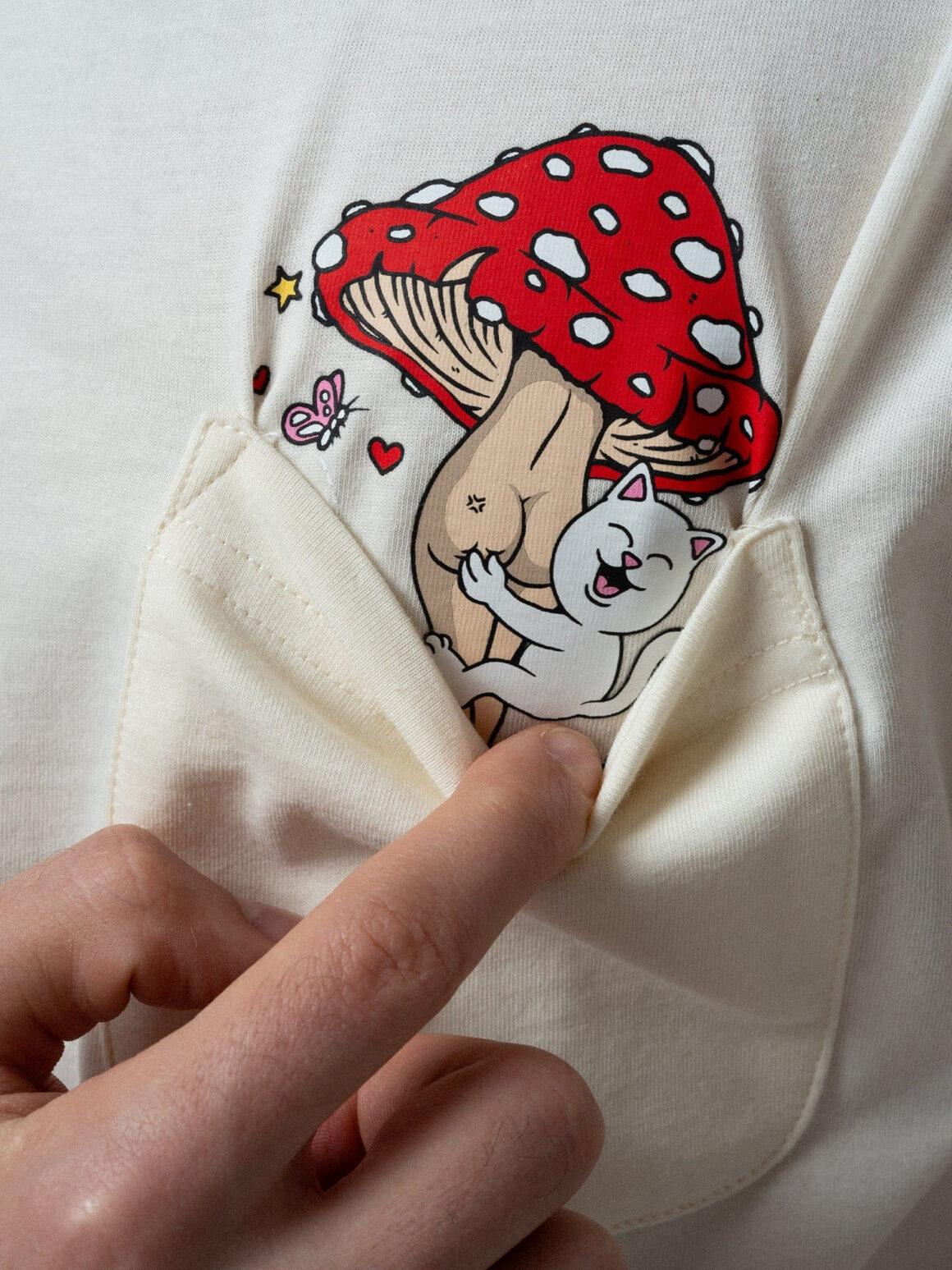Imagem de: Camiseta RIPNDIP Funny Fungus Pocket Osso