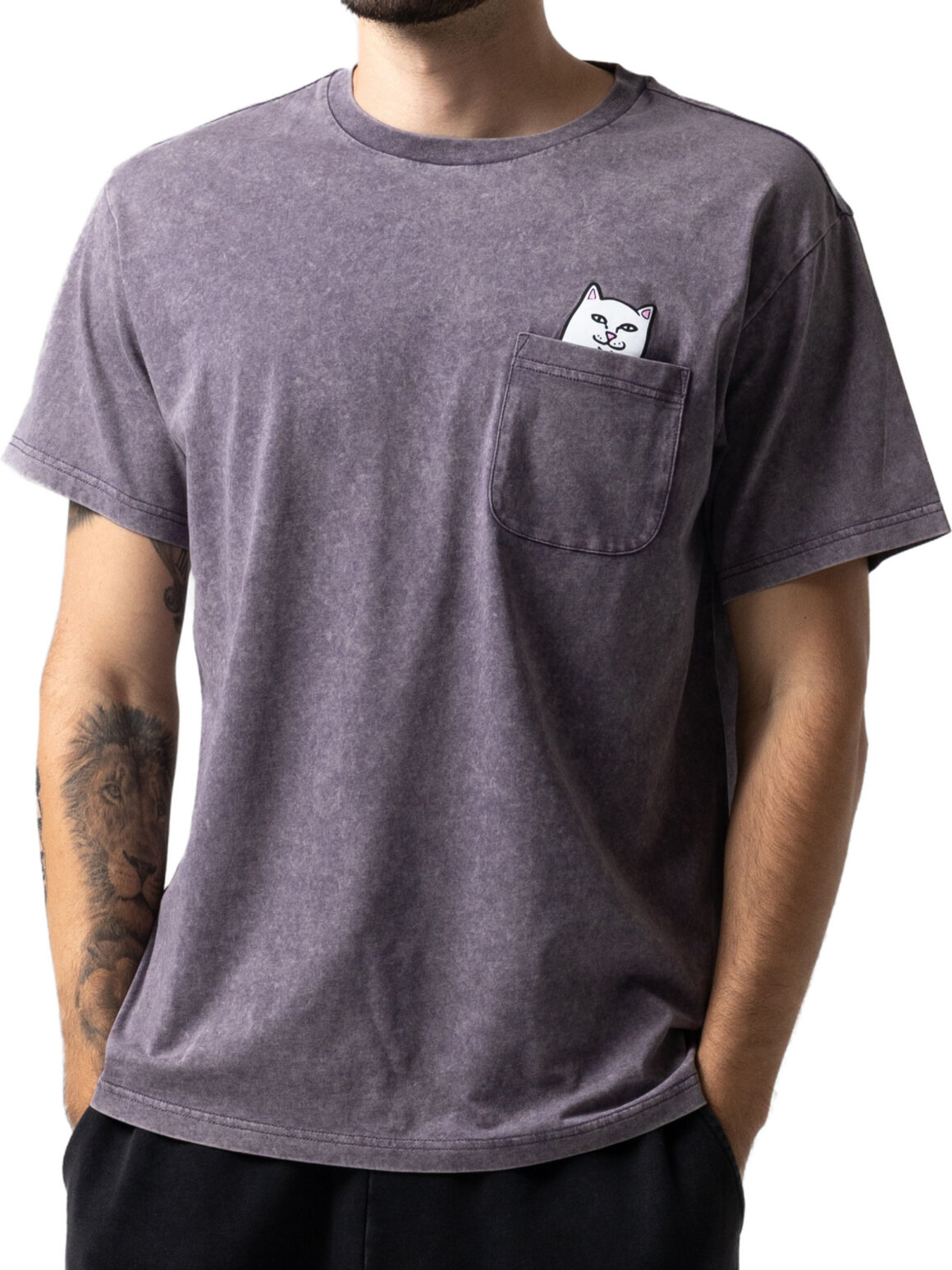 Imagem de: Camiseta RIPNDIP Lord Nermal Pocket Uva Vintage