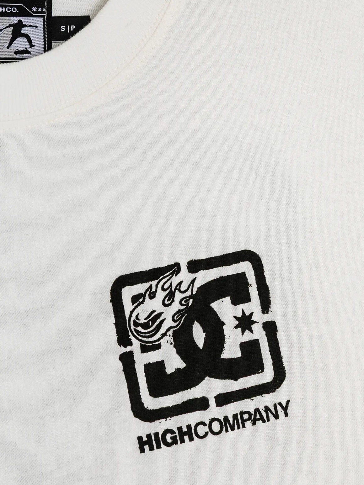 Imagem de: Camiseta HIGH Company Spray HIGH x DC Branco