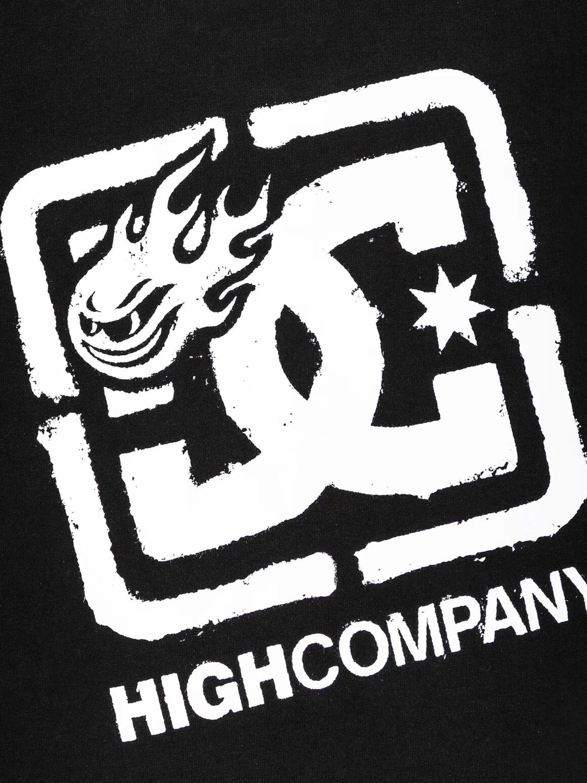 Imagem de: Camiseta HIGH Company Spray HIGH x DC Preta