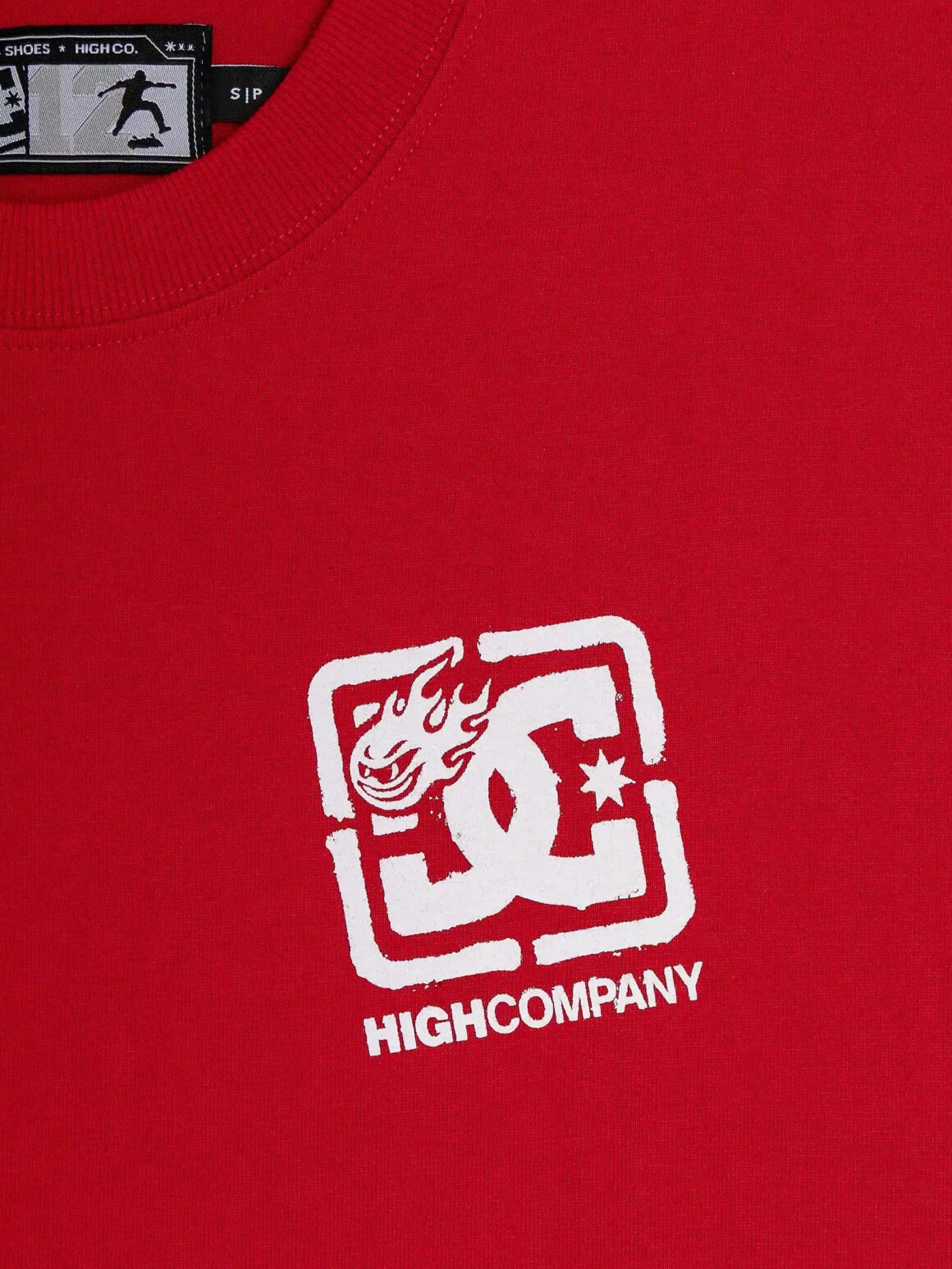 Imagem de: Camiseta HIGH Company Spray HIGH x DC Vermelha