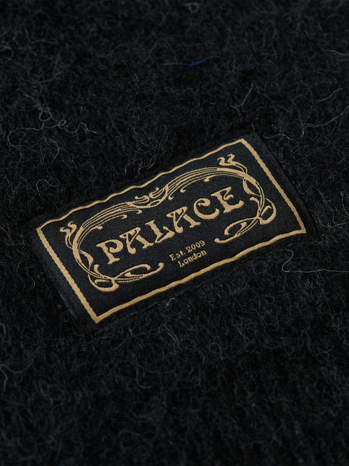 Imagem de: Suéter Palace Skateboards Too Hairy Flag Knit Pirate