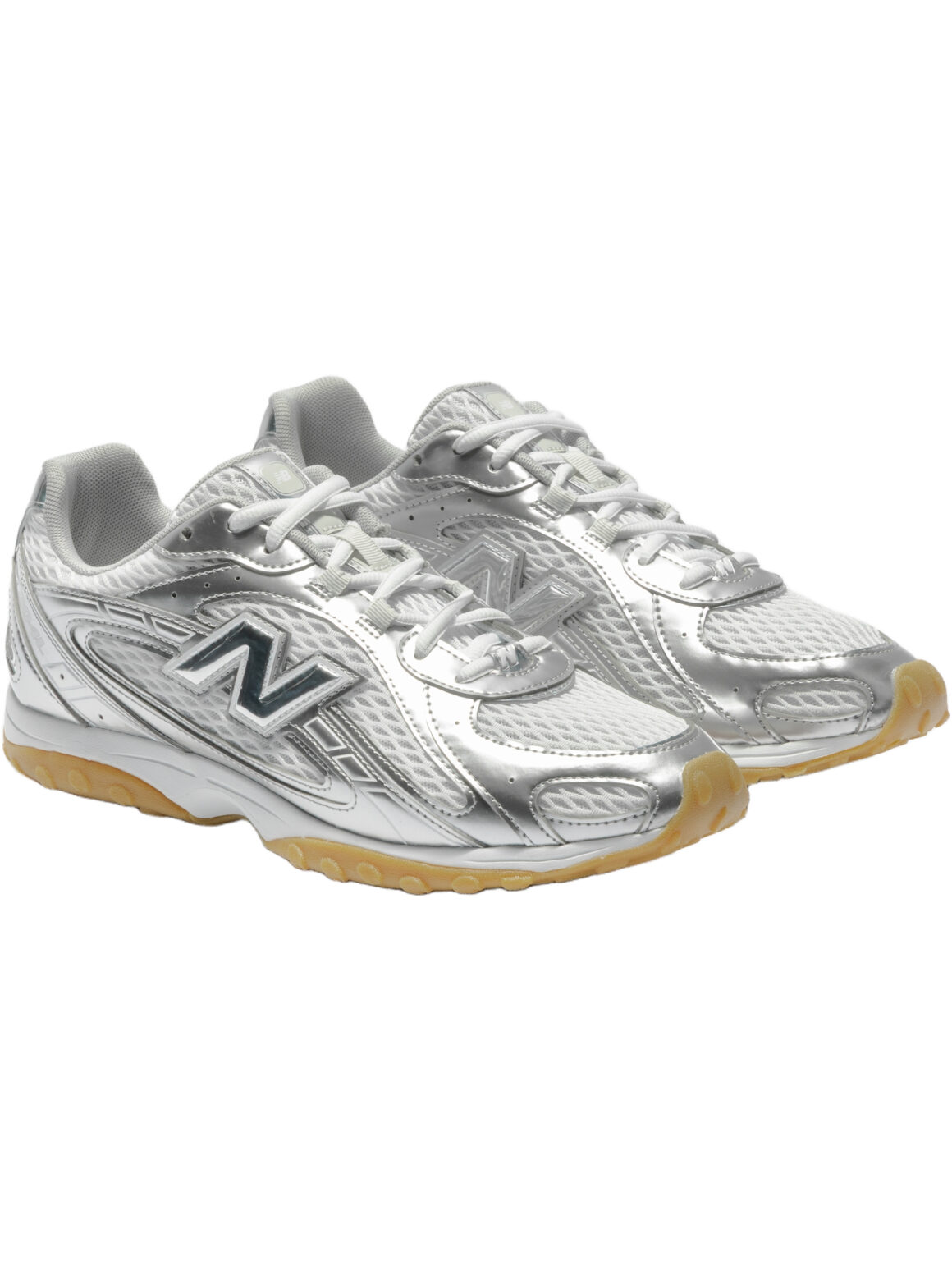 Imagem de: Tênis New Balance 204L Prata e Branco