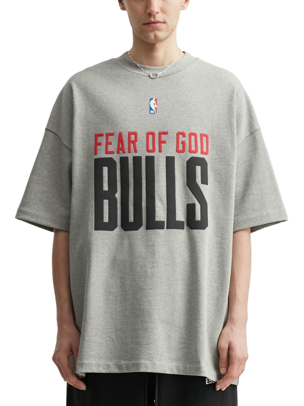 Imagem de: Camiseta Fear of God Essentials Bulls 90s Cinza Mescla