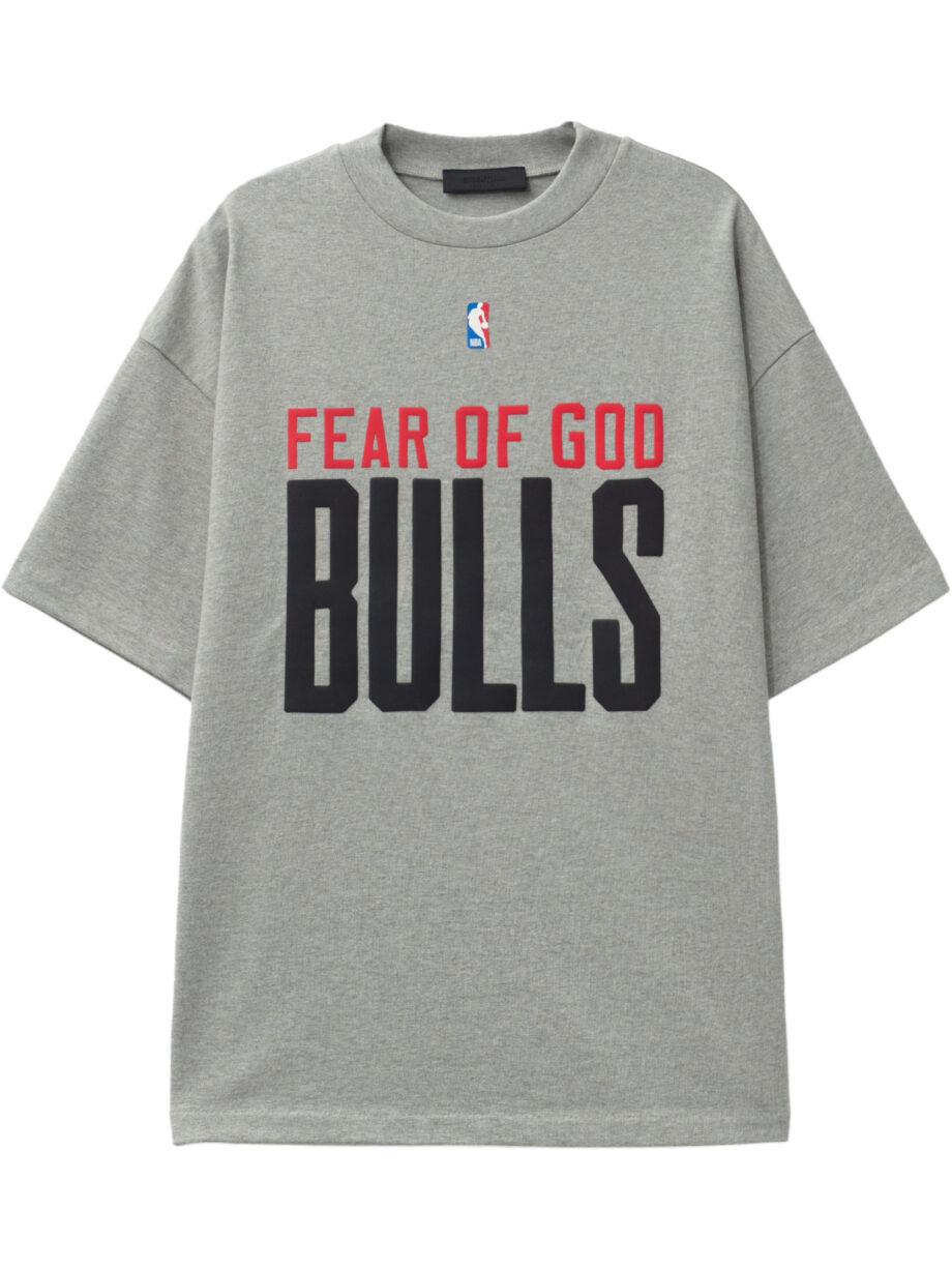 Imagem de: Camiseta Fear of God Essentials Bulls 90s Cinza Mescla