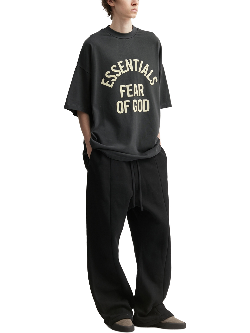 Imagem de: Camiseta Fear of God Essentials Campus 90’s Short Sleeve Tee Preto