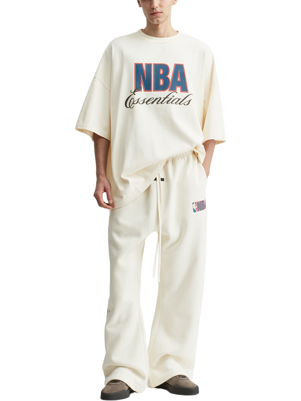 Imagem de: Camiseta Fear of God Essentials Fear of God X NBA 90’s Branco Creme