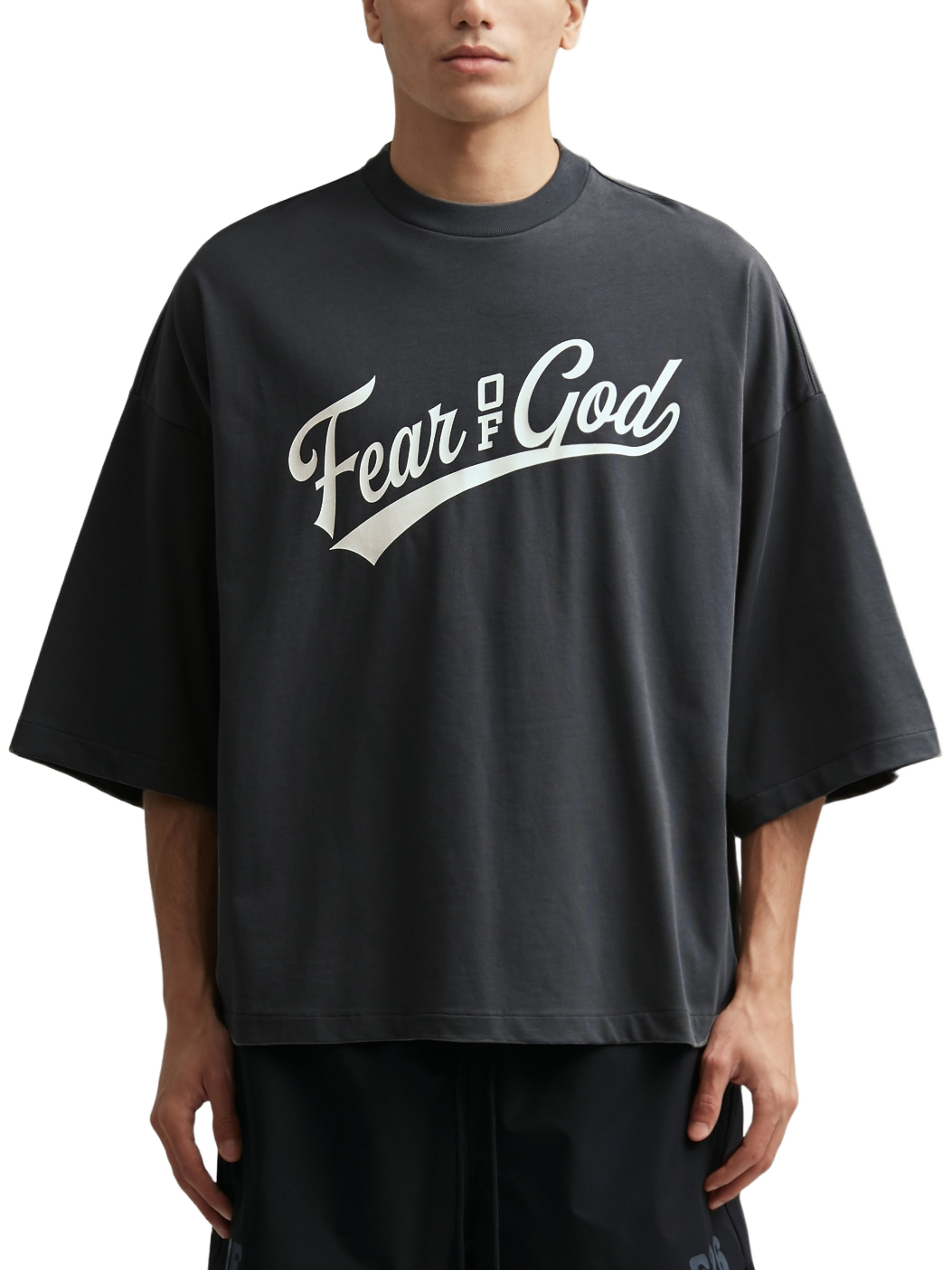 Imagem de: Camiseta Fear of God Essentials Merch Tee Boxy Fit Cinza Ferro