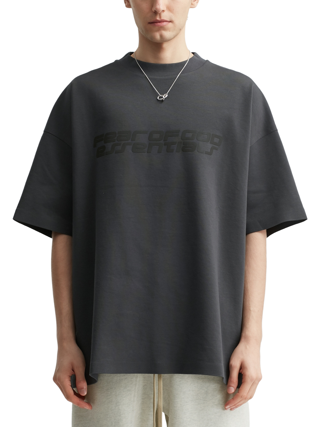 Imagem de: Camiseta Fear of God Essentials Relaxed Power 25 Cinza Chumbo