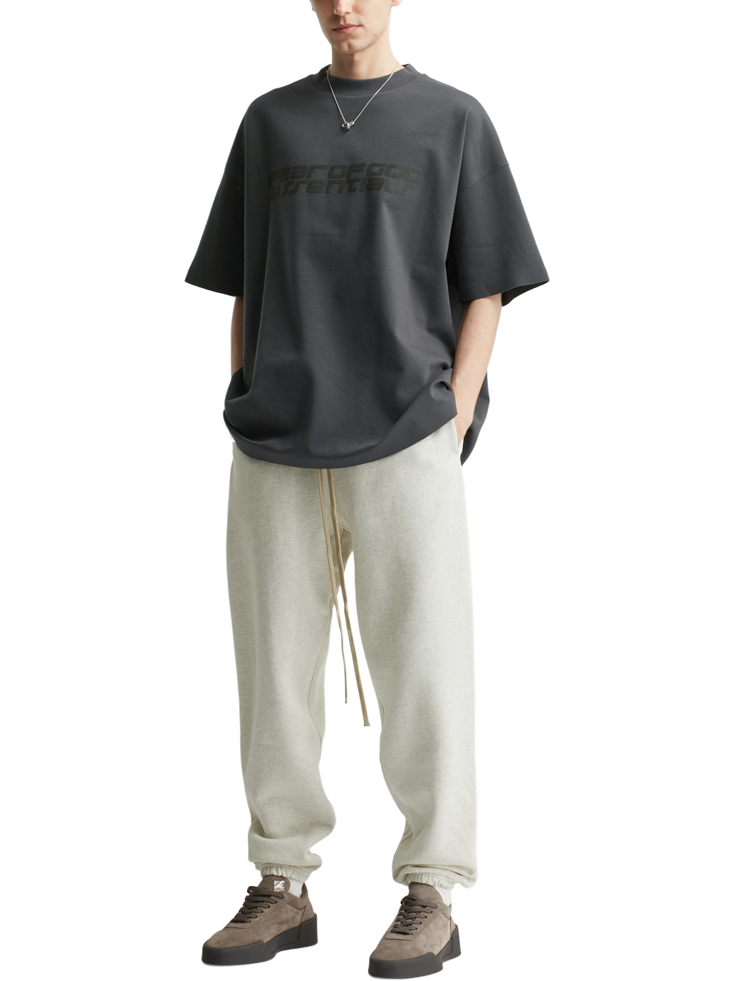 Imagem de: Camiseta Fear of God Essentials Relaxed Power 25 Cinza Chumbo