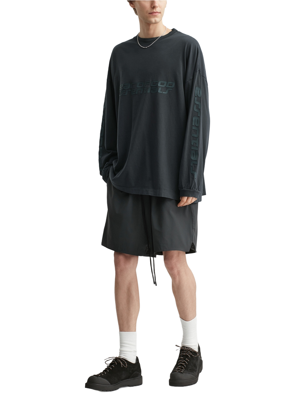 Imagem de: Camiseta Manga Longa Fear of God Essentials 90s Preto Vintage