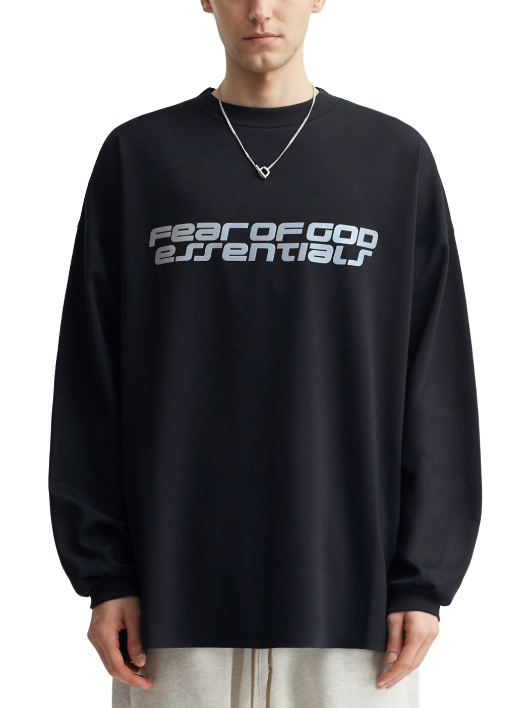 Imagem de: Camiseta Manga Longa Fear of God Essentials Ponte 90s Preto Vintage