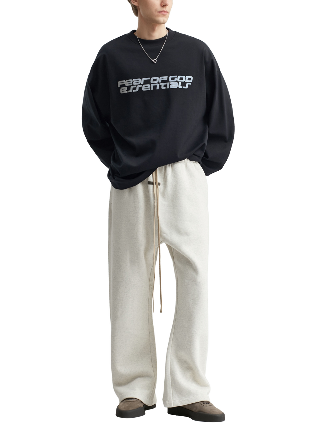 Imagem de: Camiseta Manga Longa Fear of God Essentials Ponte 90s Preto Vintage
