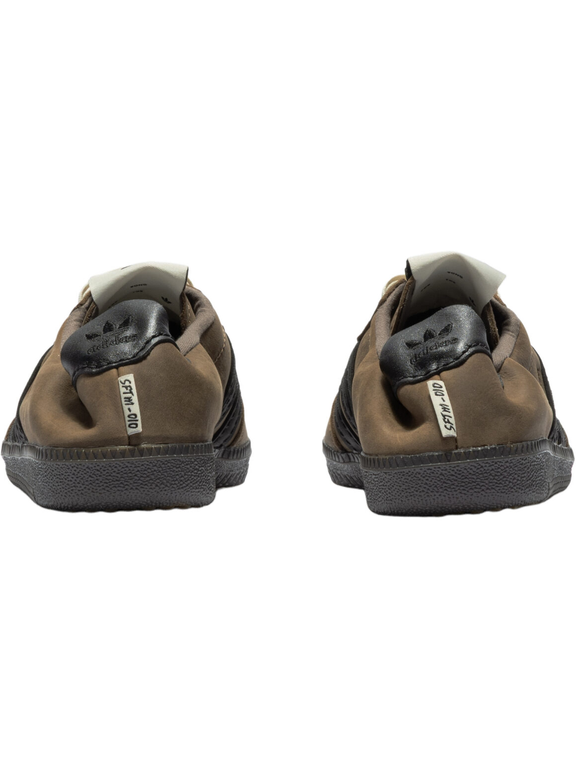 Imagem de: Tênis adidas Originals Song for the Mute Samba OG SFTM Bege Preto e Dourado