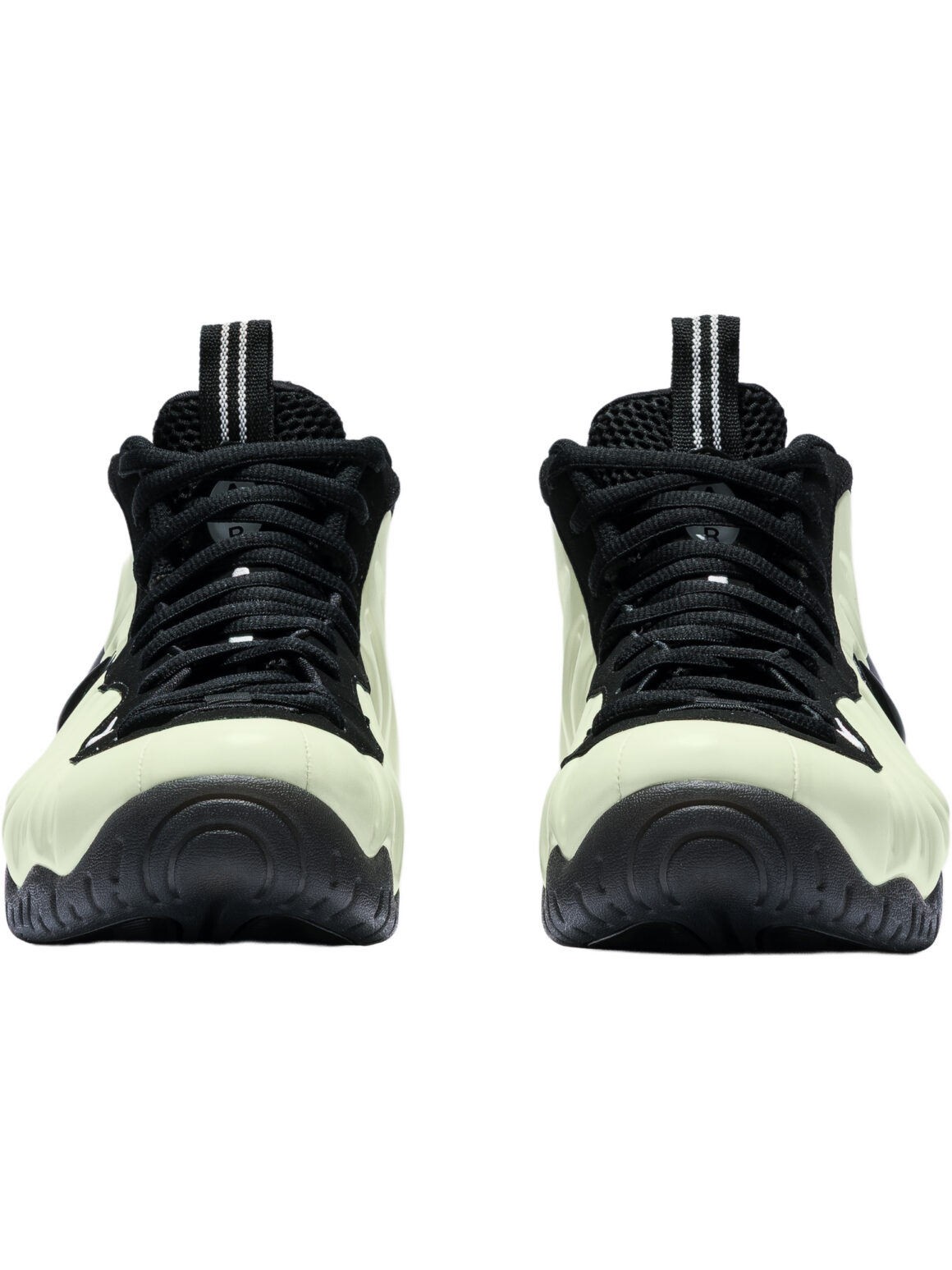 Imagem de: Tênis Nike Air Foamposite Pro Premium Branco e Preto