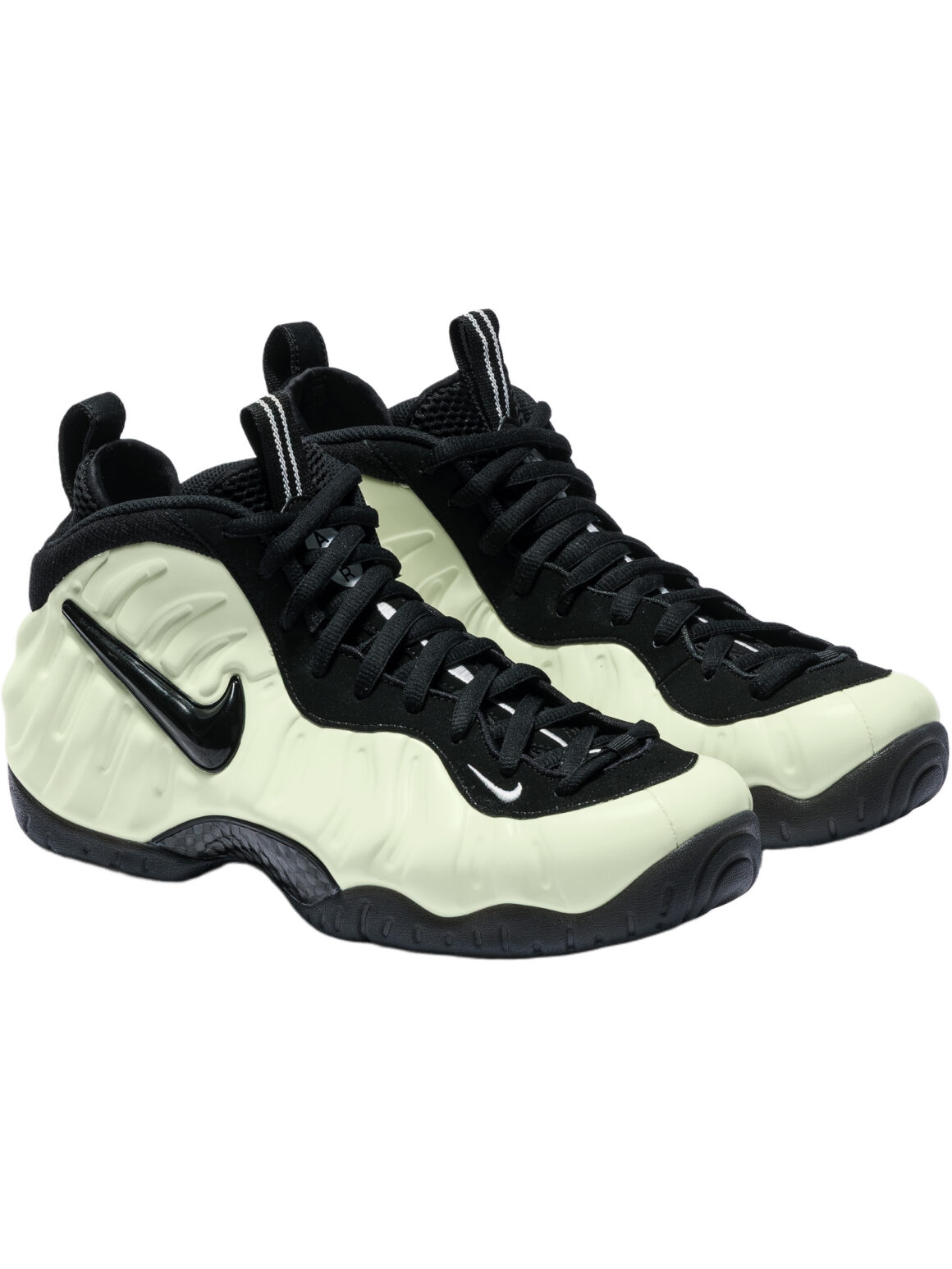 Imagem de: Tênis Nike Air Foamposite Pro Premium Branco e Preto