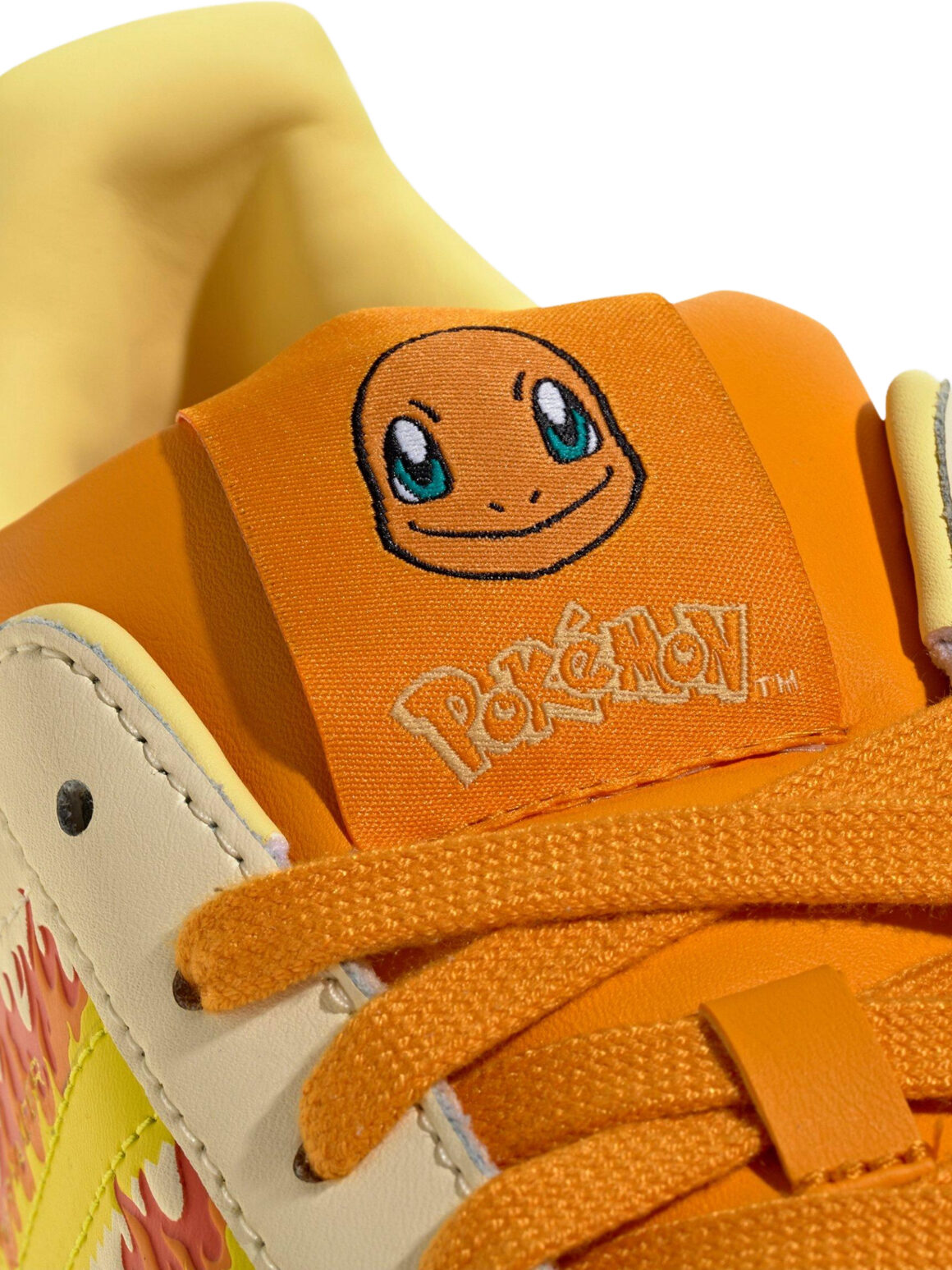 Imagem de: Tênis adidas Originals x Pokémon Superstar II Charmander