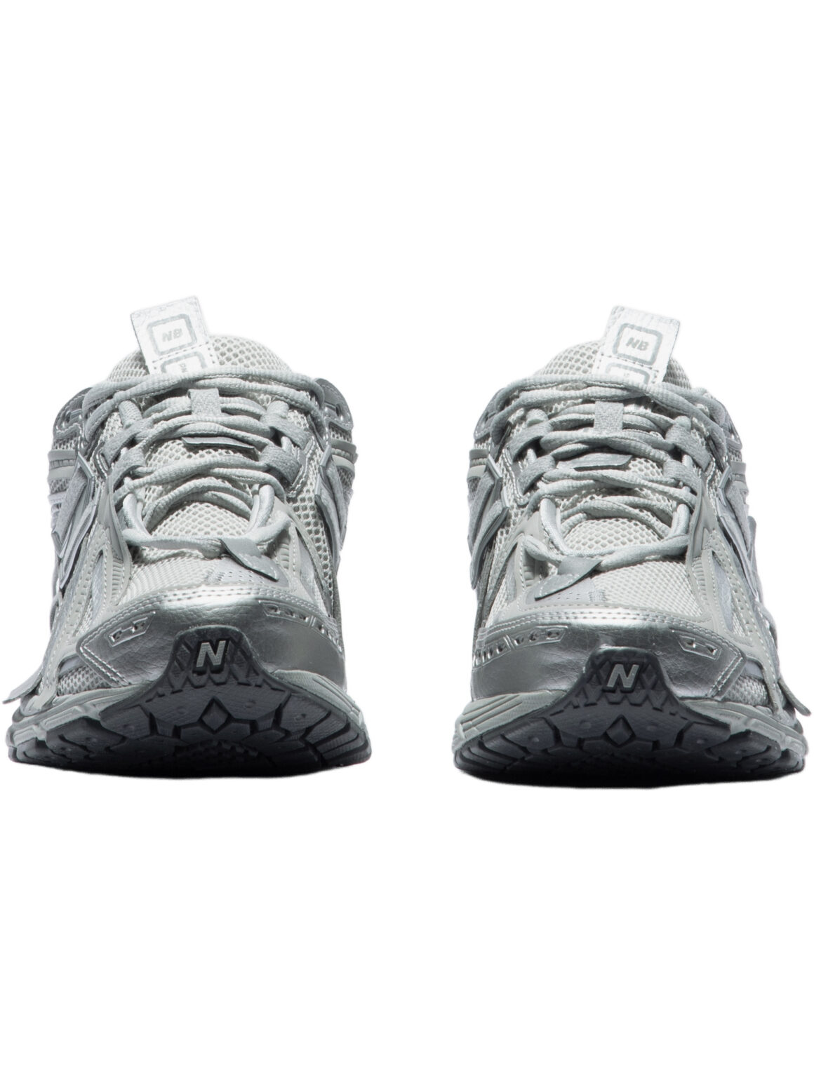 Imagem de: Tênis New Balance 1906A Cinza Concreto e Prata Metálico