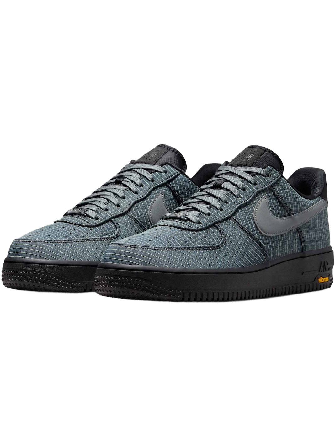 Imagem de: Tênis Nike Air Force 1 ’07 LX Vibram Bomber Cinza
