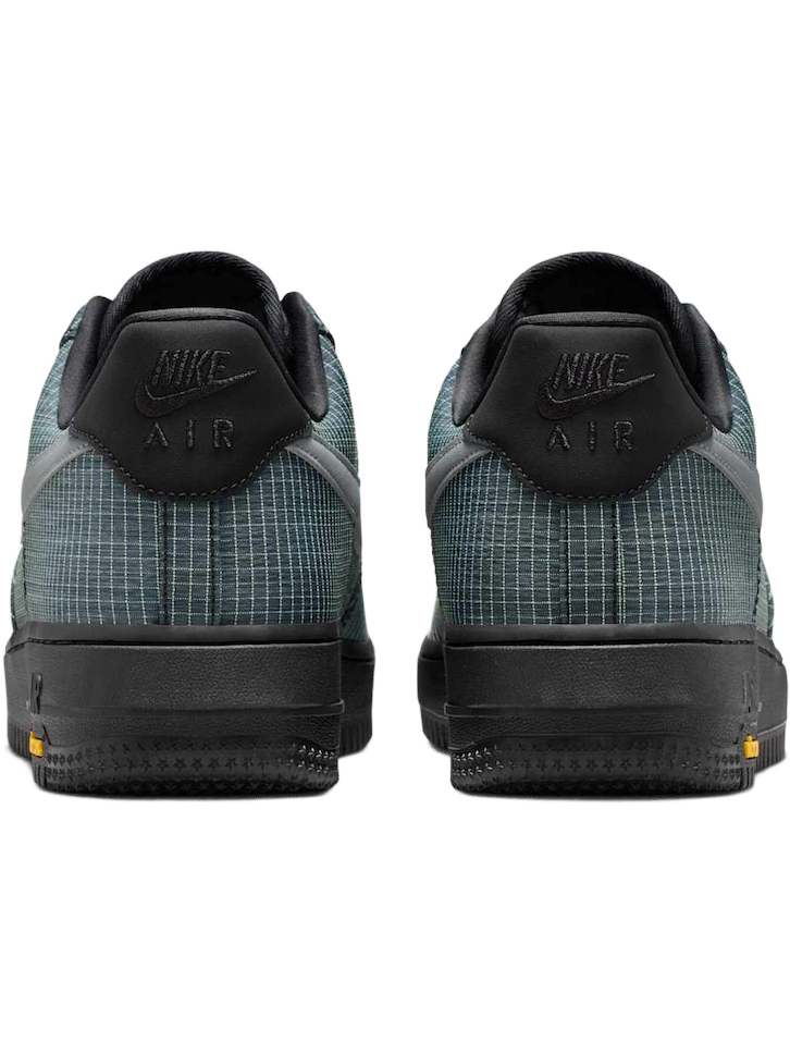Imagem de: Tênis Nike Air Force 1 ’07 LX Vibram Bomber Cinza
