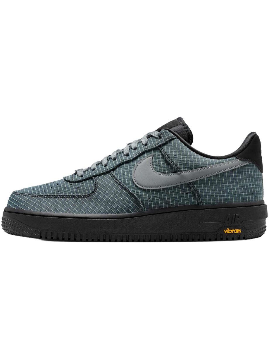 Imagem de: Tênis Nike Air Force 1 ’07 LX Vibram Bomber Cinza