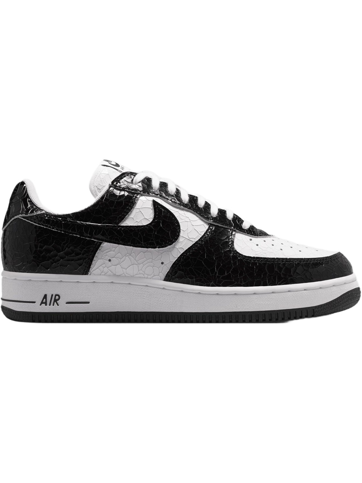 Imagem de: Tênis Nike Air Force 1 Cracked Leather Preto e Branco
