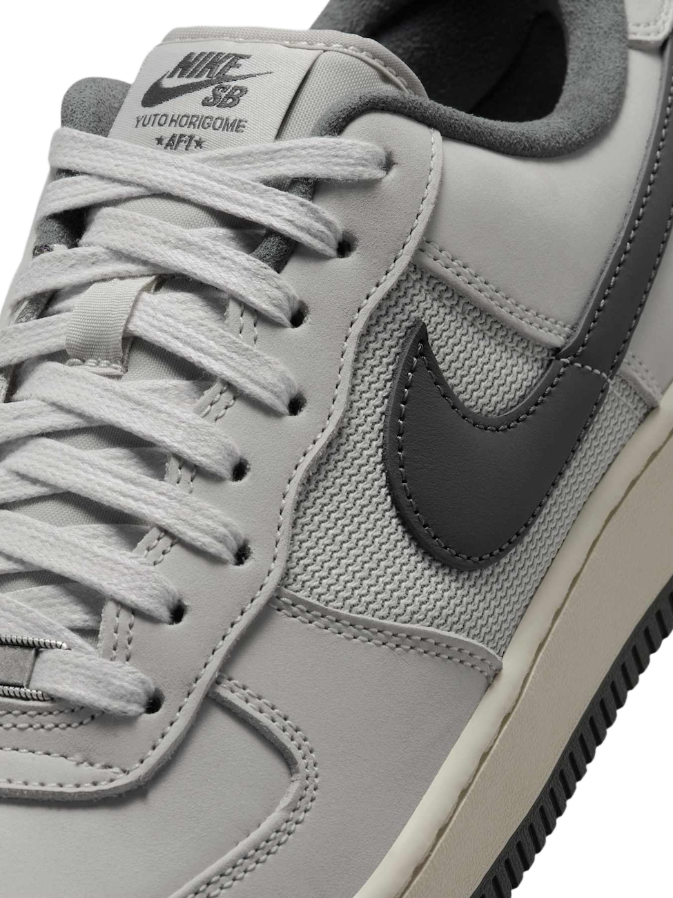 Imagem de: Tênis Nike SB Air Force 1 Yuto Branco e Cinza