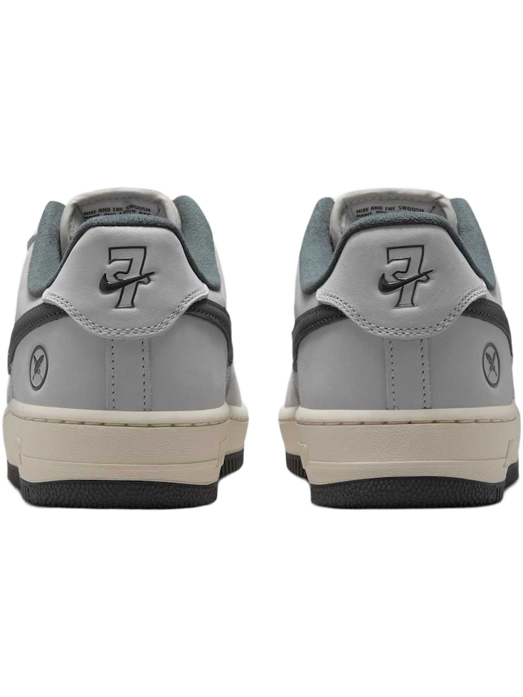 Imagem de: Tênis Nike SB Air Force 1 Yuto Branco e Cinza